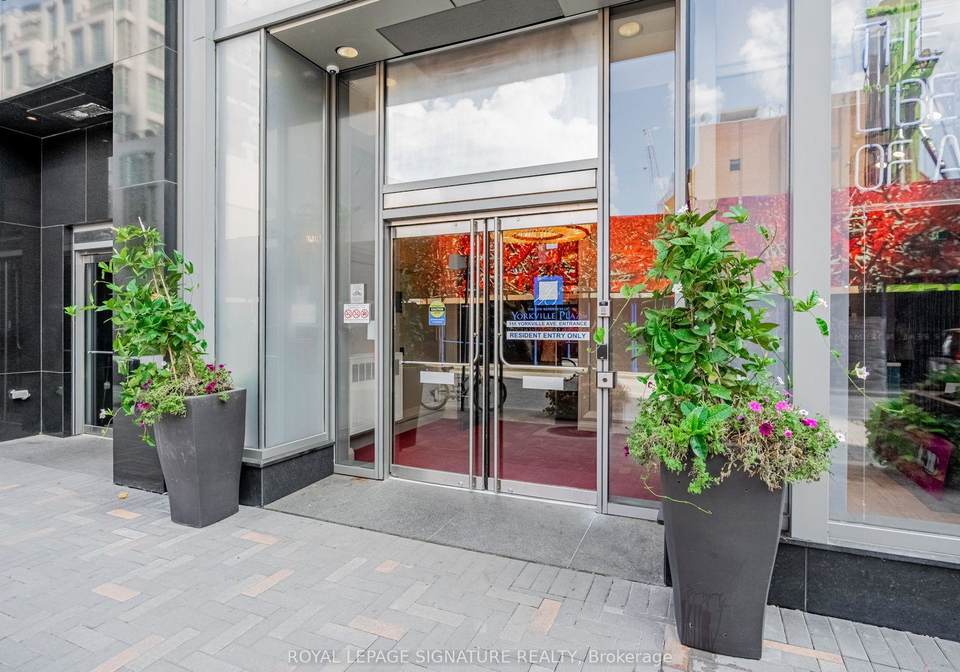 155-yorkville-avenue-toronto-toronto-ontario-c13661990