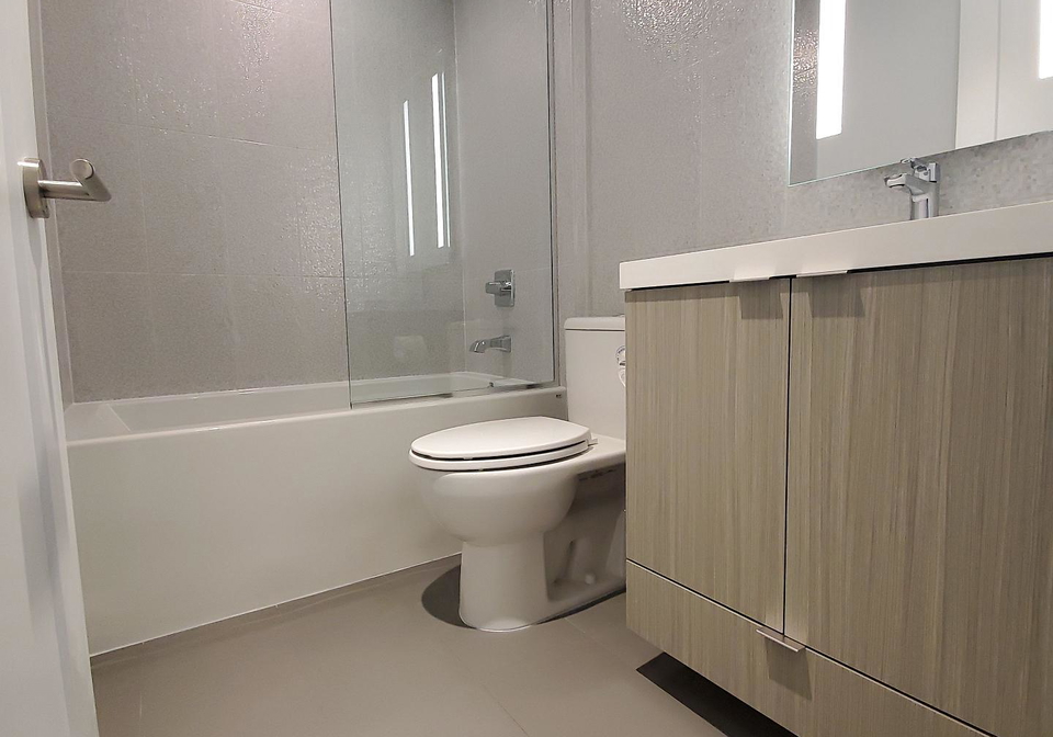 585-bloor-street-e-toronto-toronto-ontario-c13662070