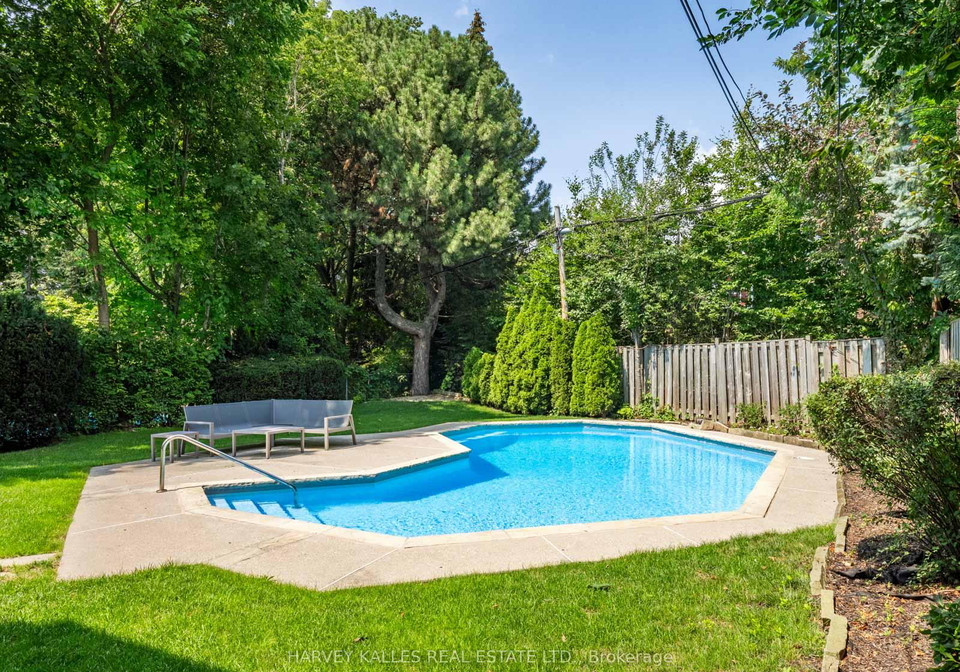 14-dewbourne-avenue-toronto-toronto-ontario-c13662952