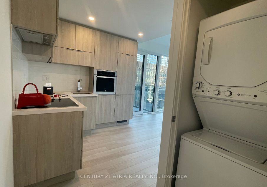 39-roehampton-avenue-toronto-toronto-ontario-c13663008