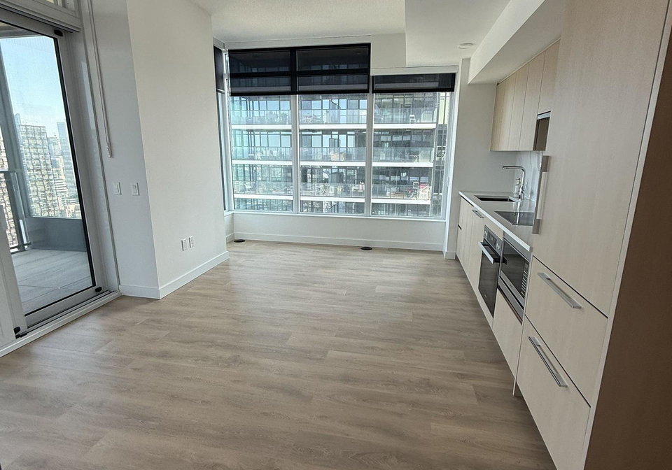 3-concord-cityplace-way-toronto-toronto-ontario-c13663334