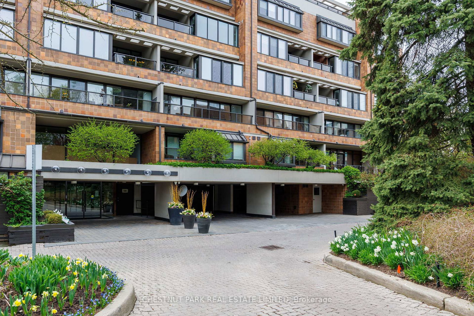 40-oaklands-avenue-toronto-toronto-ontario-c13663468