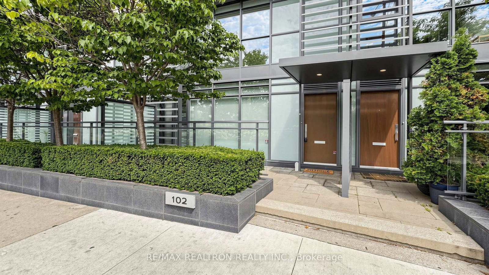 102-fort-york-boulevard-toronto-toronto-ontario-c13663690