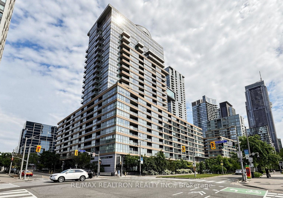 102-fort-york-boulevard-toronto-toronto-ontario-c13663690