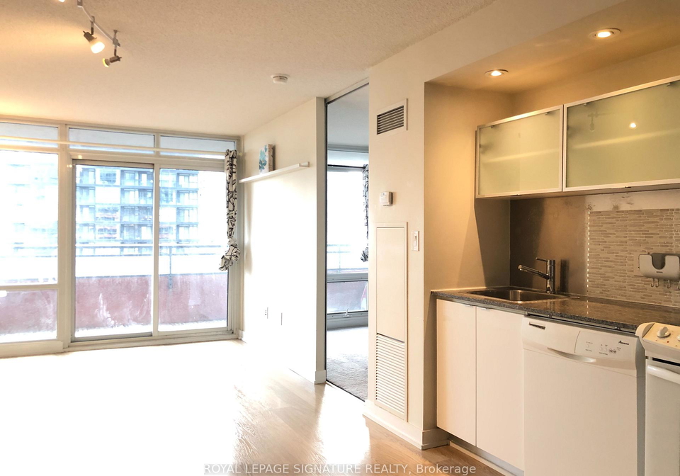 4k-spadina-avenue-toronto-toronto-ontario-c13664138