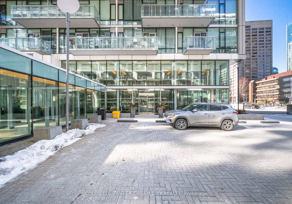 39-queens-quay-e-toronto-toronto-ontario-c13664244