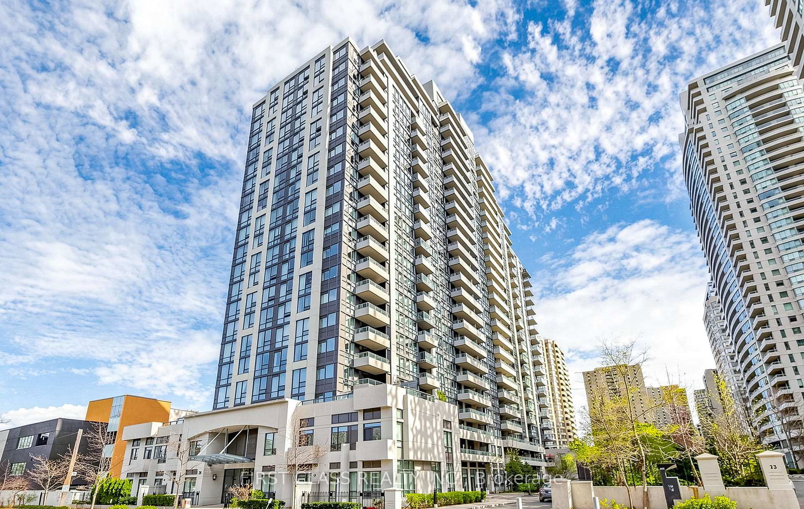 35-hollywood-avenue-toronto-north-york-ontario-c13664596