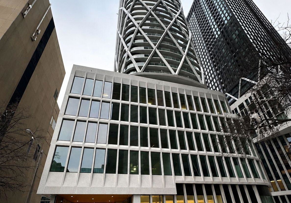230-simcoe-street-toronto-toronto-ontario-c13664768
