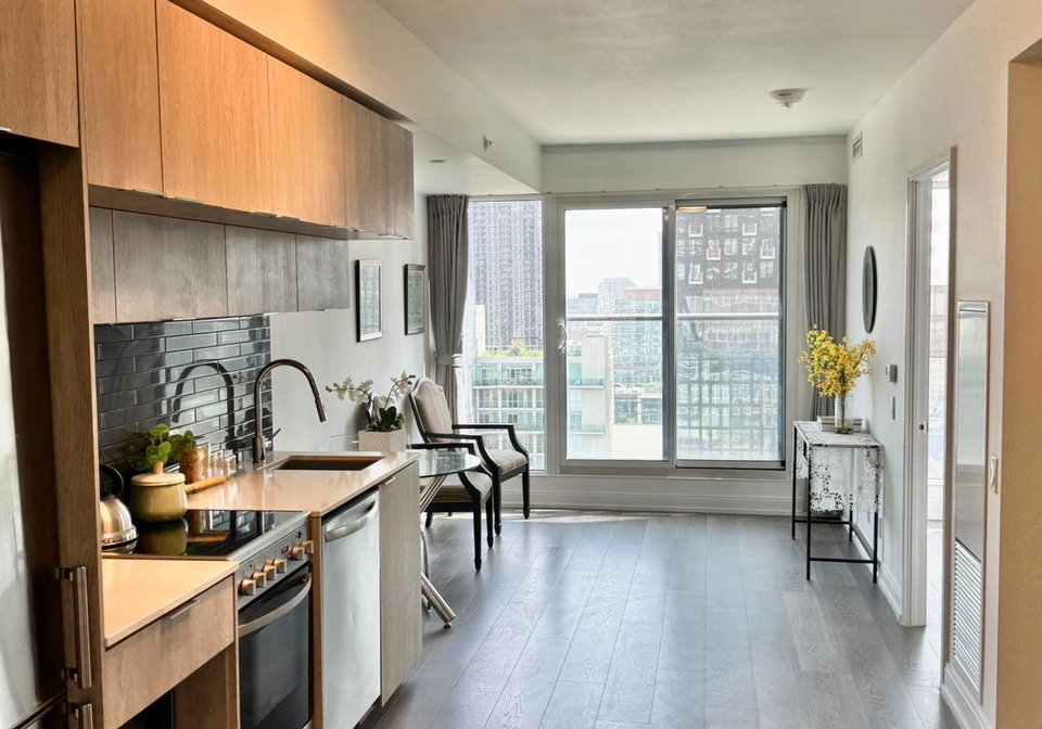 181-dundas-street-e-toronto-toronto-ontario-c13665072