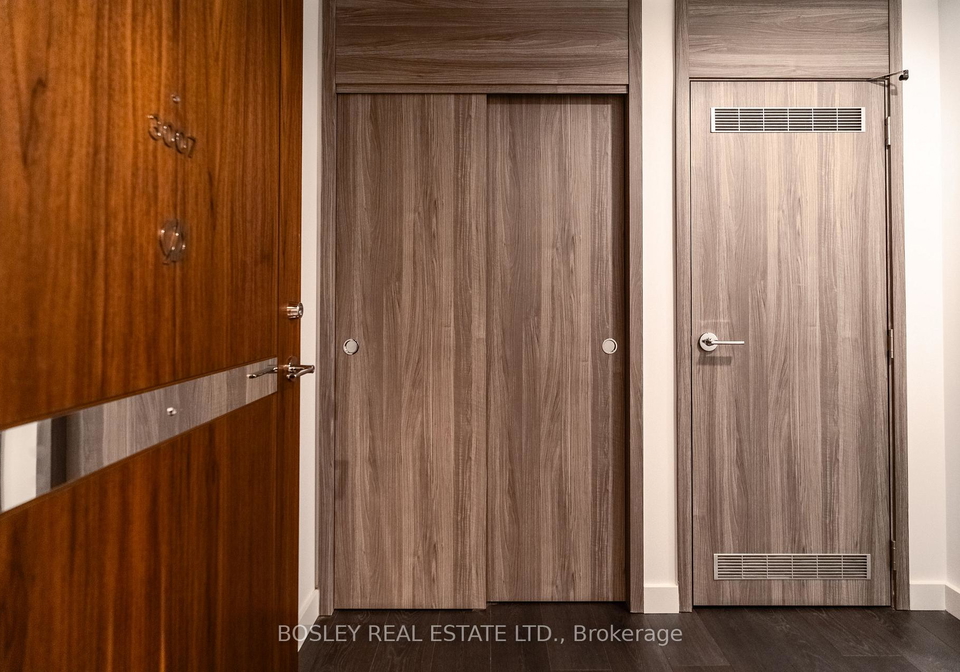 18-esther-shiner-boulevard-toronto-north-york-ontario-c13665478