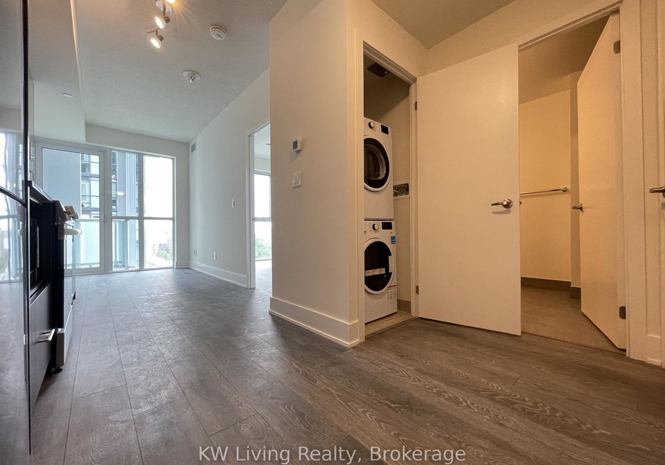 188-fairview-mall-drive-toronto-north-york-ontario-c13666052