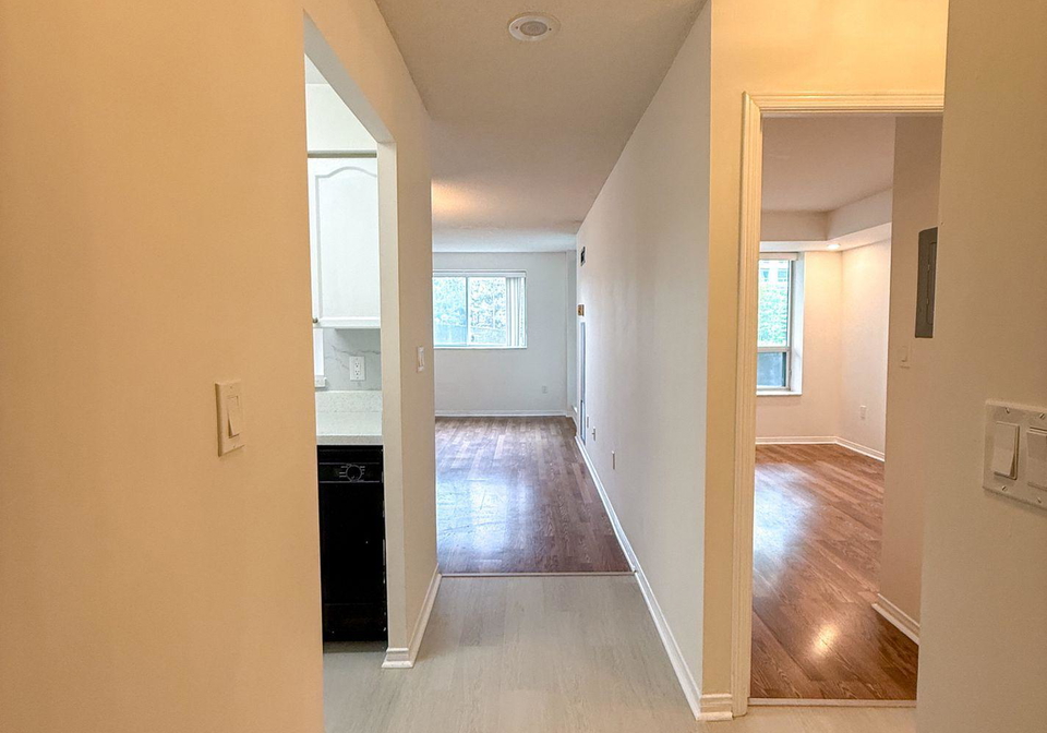 3-pemberton-avenue-toronto-north-york-ontario-c13666326