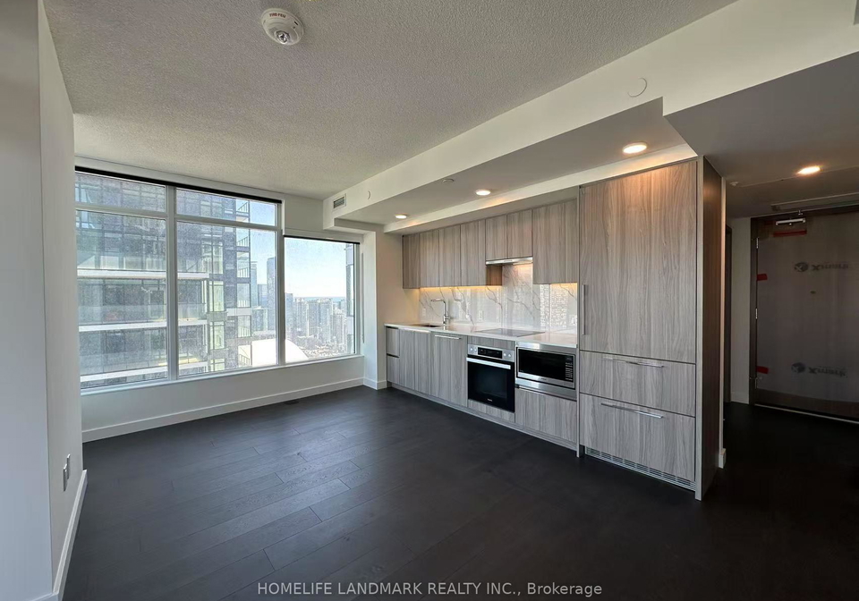 3-concord-cityplace-way-toronto-toronto-ontario-c13666886