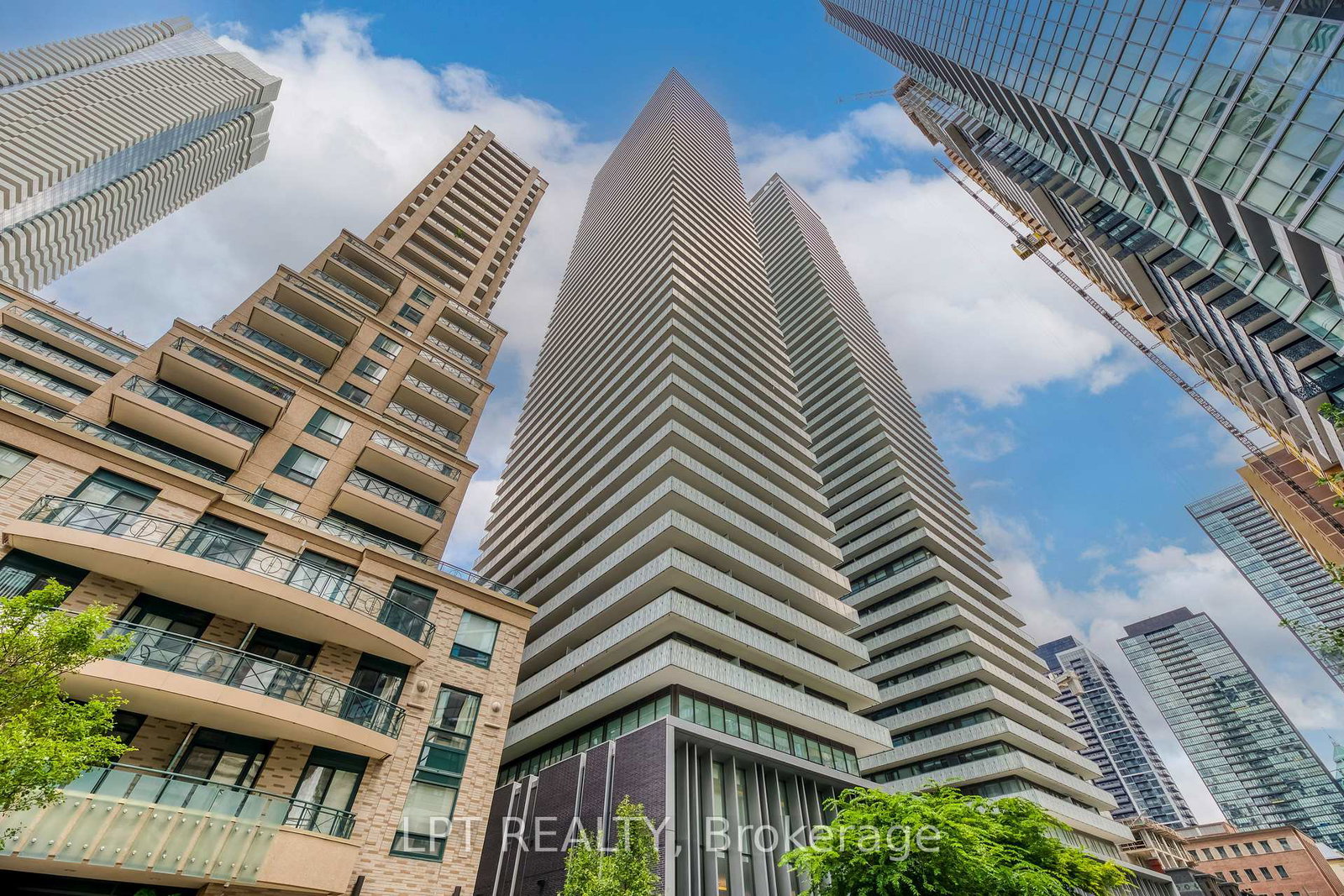 42-charles-street-e-toronto-toronto-ontario-c13667062