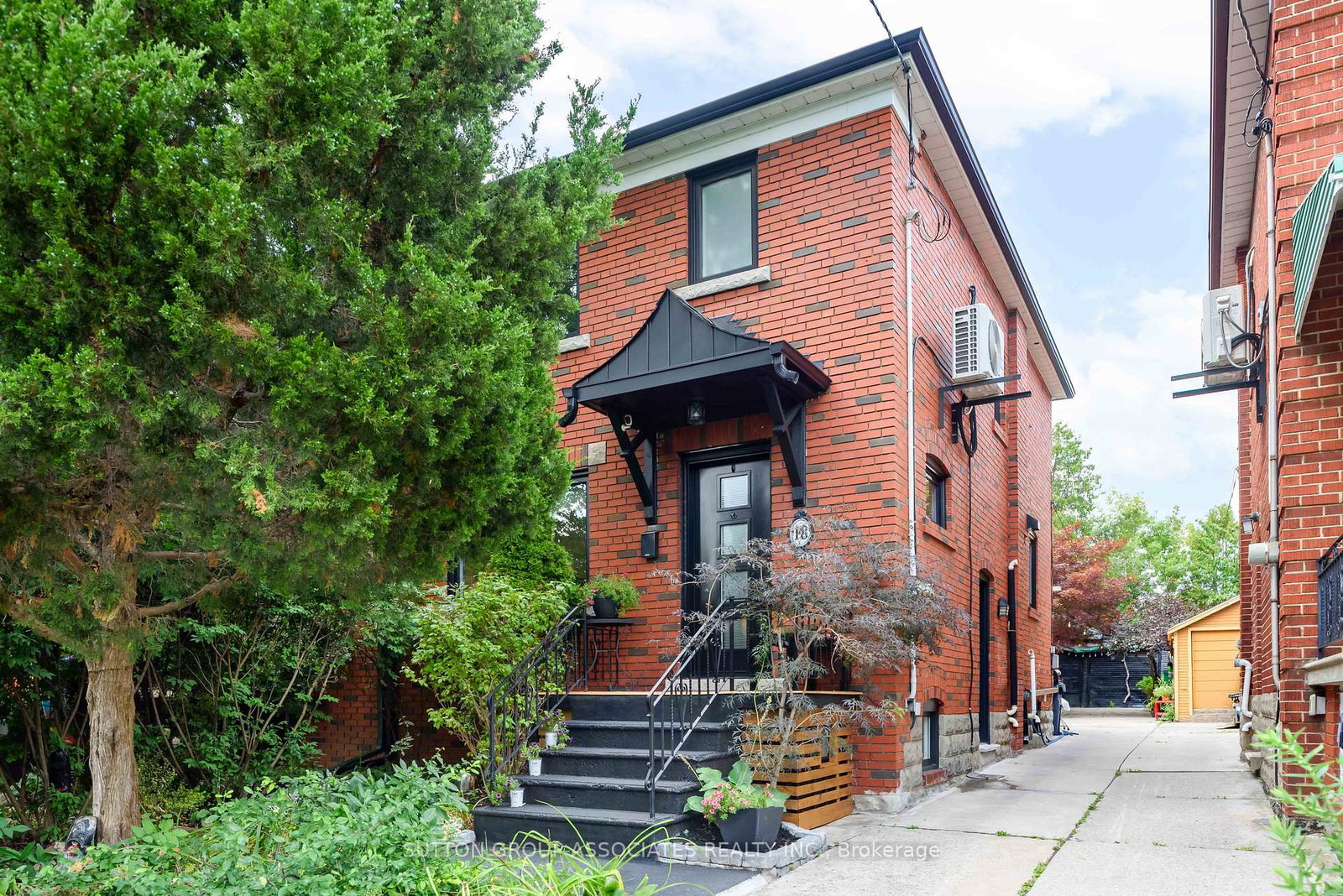 18-earnscliffe-road-toronto-toronto-ontario-c13667238