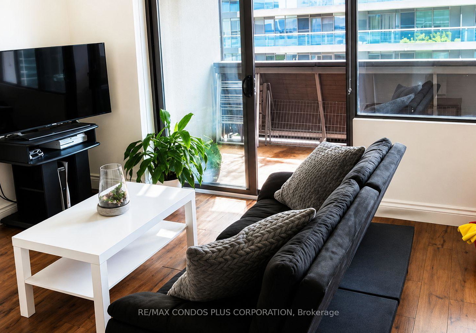 720-spadina-avenue-toronto-toronto-ontario-c13667912