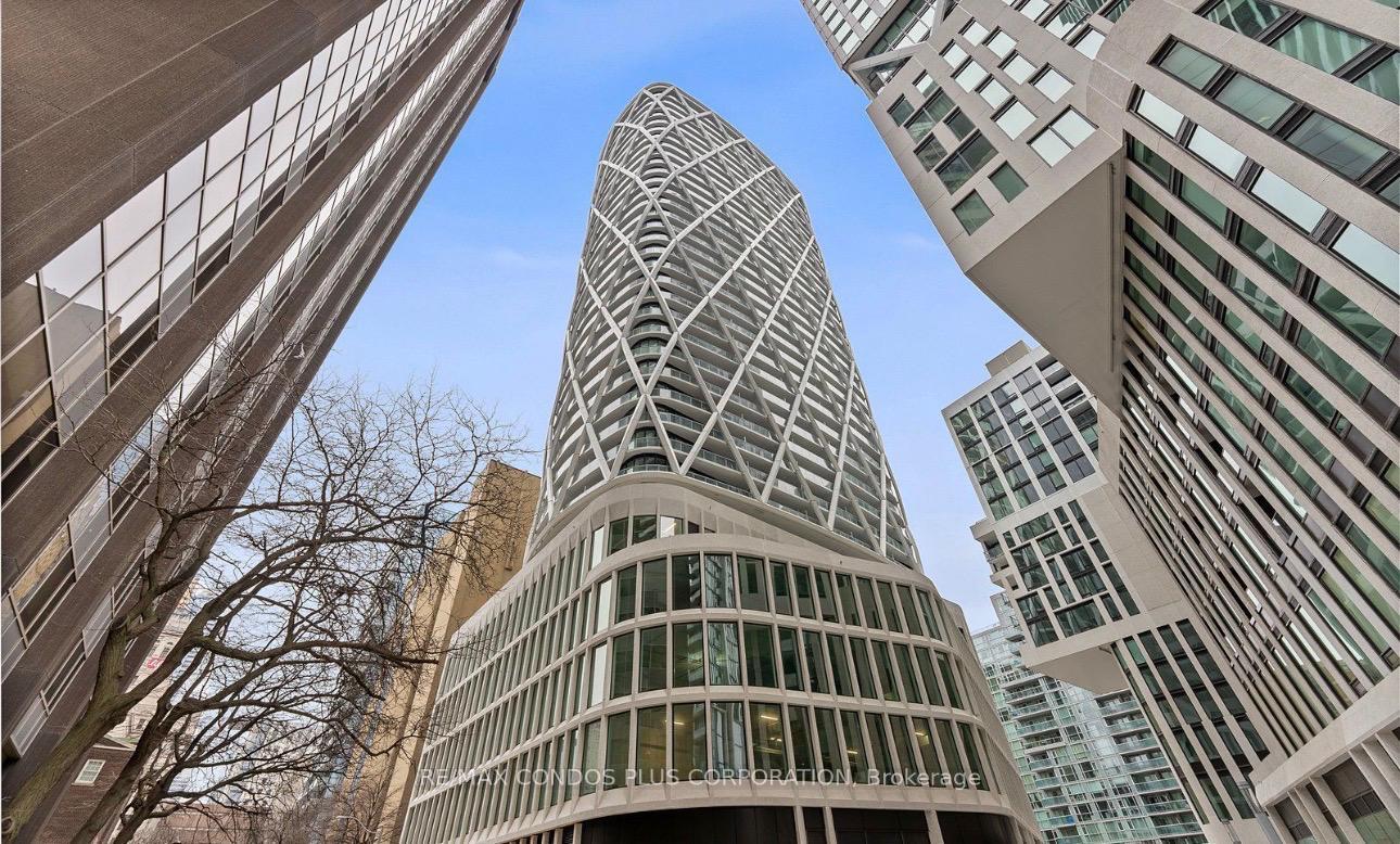 230-simcoe-street-toronto-toronto-ontario-c13668042