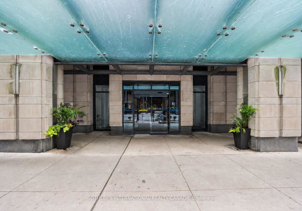 955-bay-street-toronto-toronto-ontario-c13668106