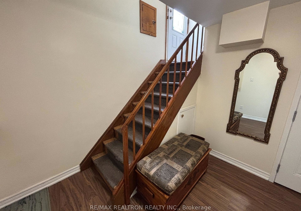 695-glencairn-avenue-toronto-toronto-ontario-c13668134