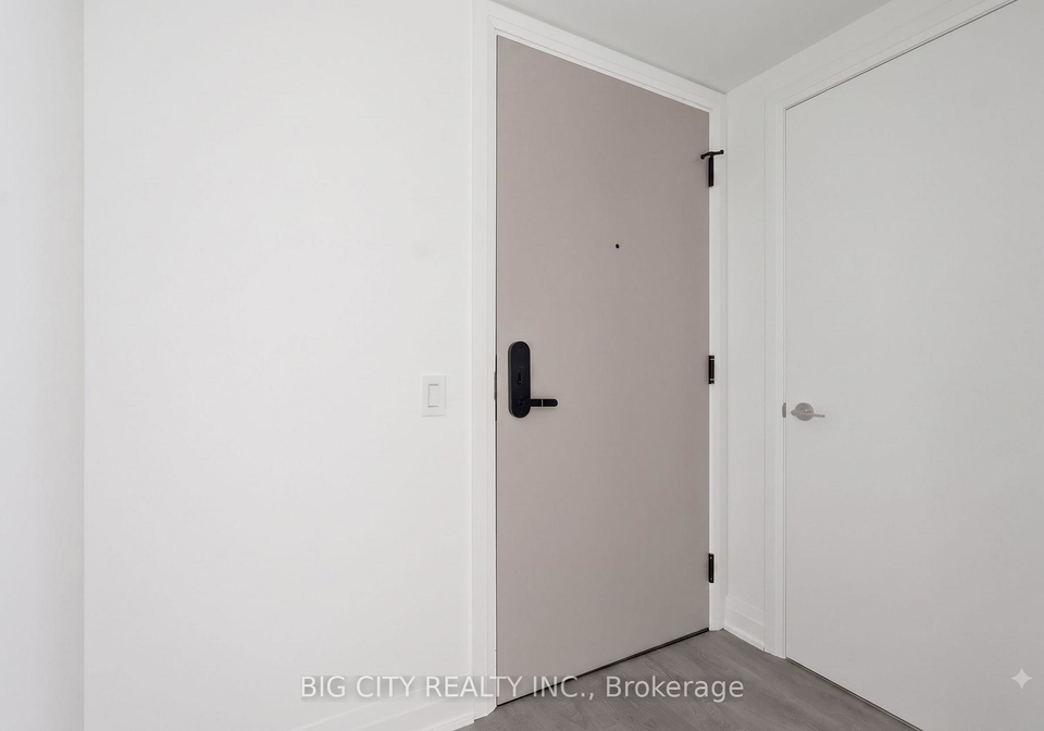 25-frederick-todd-way-toronto-east-york-ontario-c13668554