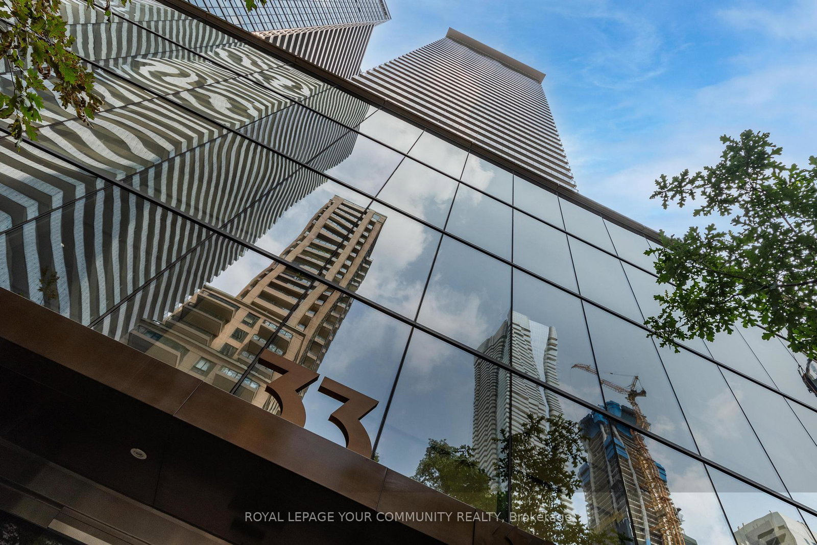 33-charles-street-e-toronto-toronto-ontario-c13668728