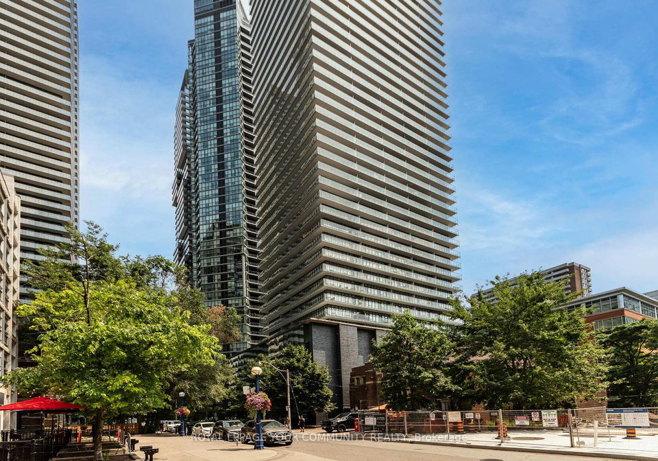 33-charles-street-e-toronto-toronto-ontario-c13668728