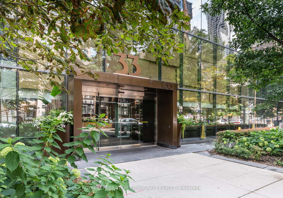 33-charles-street-e-toronto-toronto-ontario-c13668728