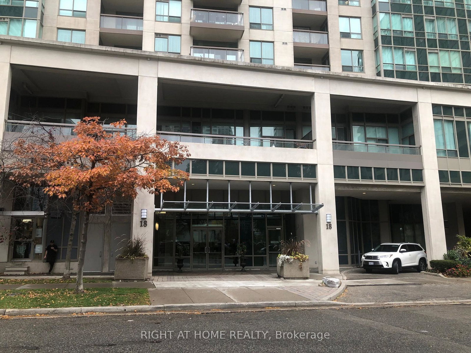 18-parkview-avenue-toronto-north-york-ontario-c13668920