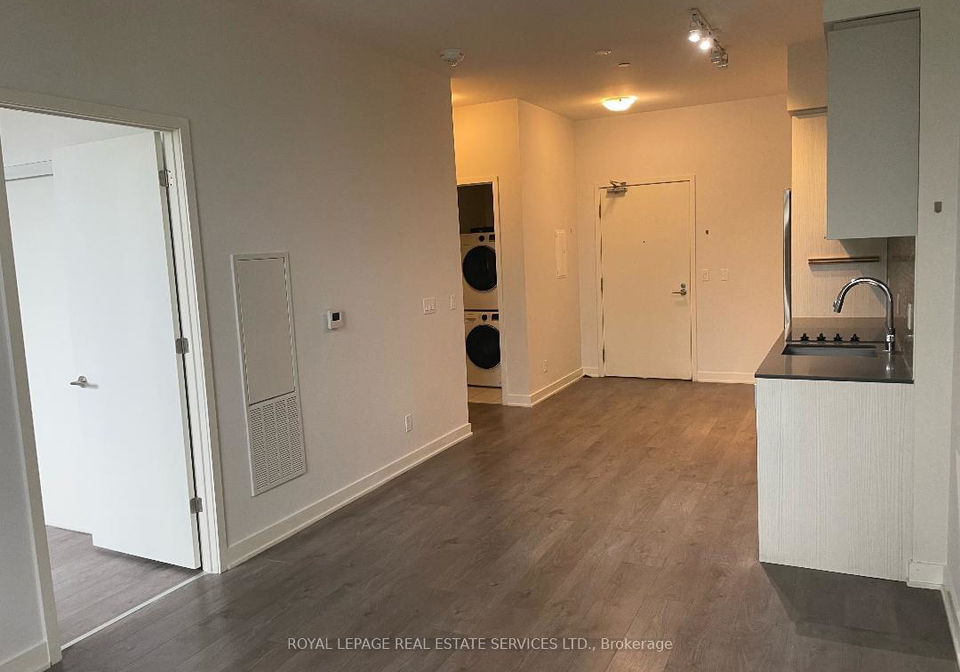 2-sonic-way-toronto-east-york-ontario-c13668974