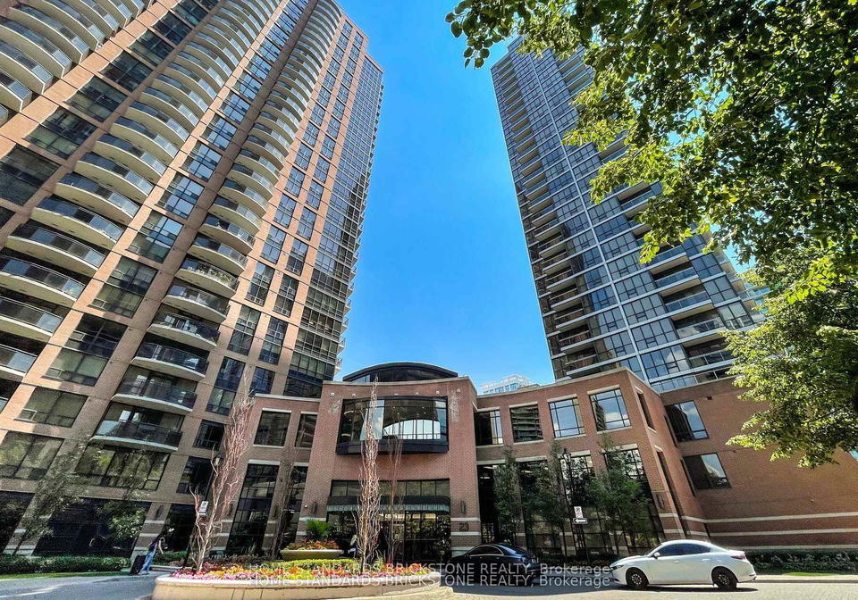 23-sheppard-avenue-e-toronto-north-york-ontario-c13669092