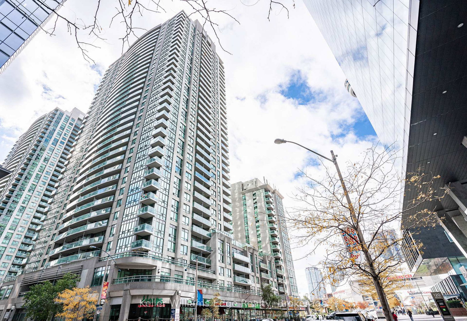 30-grand-trunk-crescent-w-toronto-toronto-ontario-c13669434