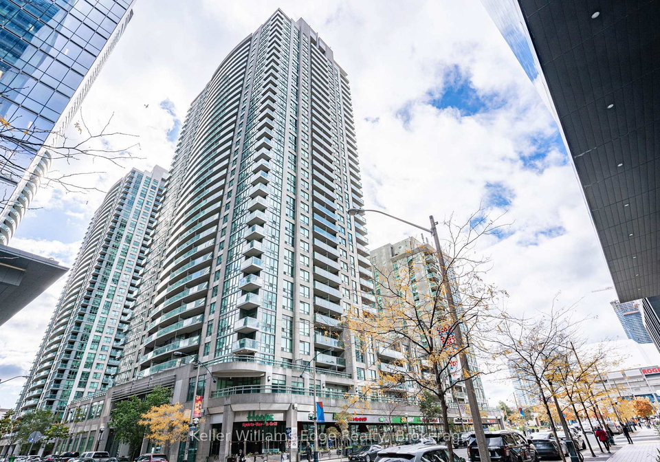 30-grand-trunk-crescent-w-toronto-toronto-ontario-c13669434
