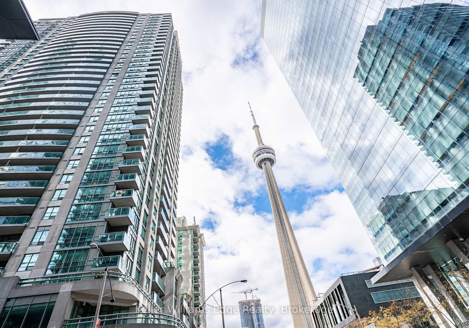 30-grand-trunk-crescent-w-toronto-toronto-ontario-c13669434