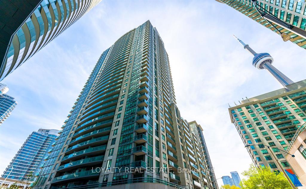 19-grand-trunk-crescent-toronto-toronto-ontario-c13669440