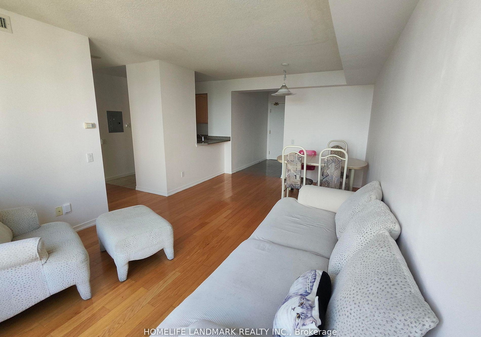8-hillcrest-avenue-toronto-north-york-ontario-c13669646