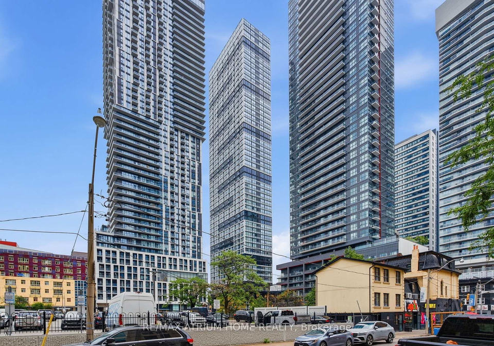 181-dundas-street-e-toronto-toronto-ontario-c13670026