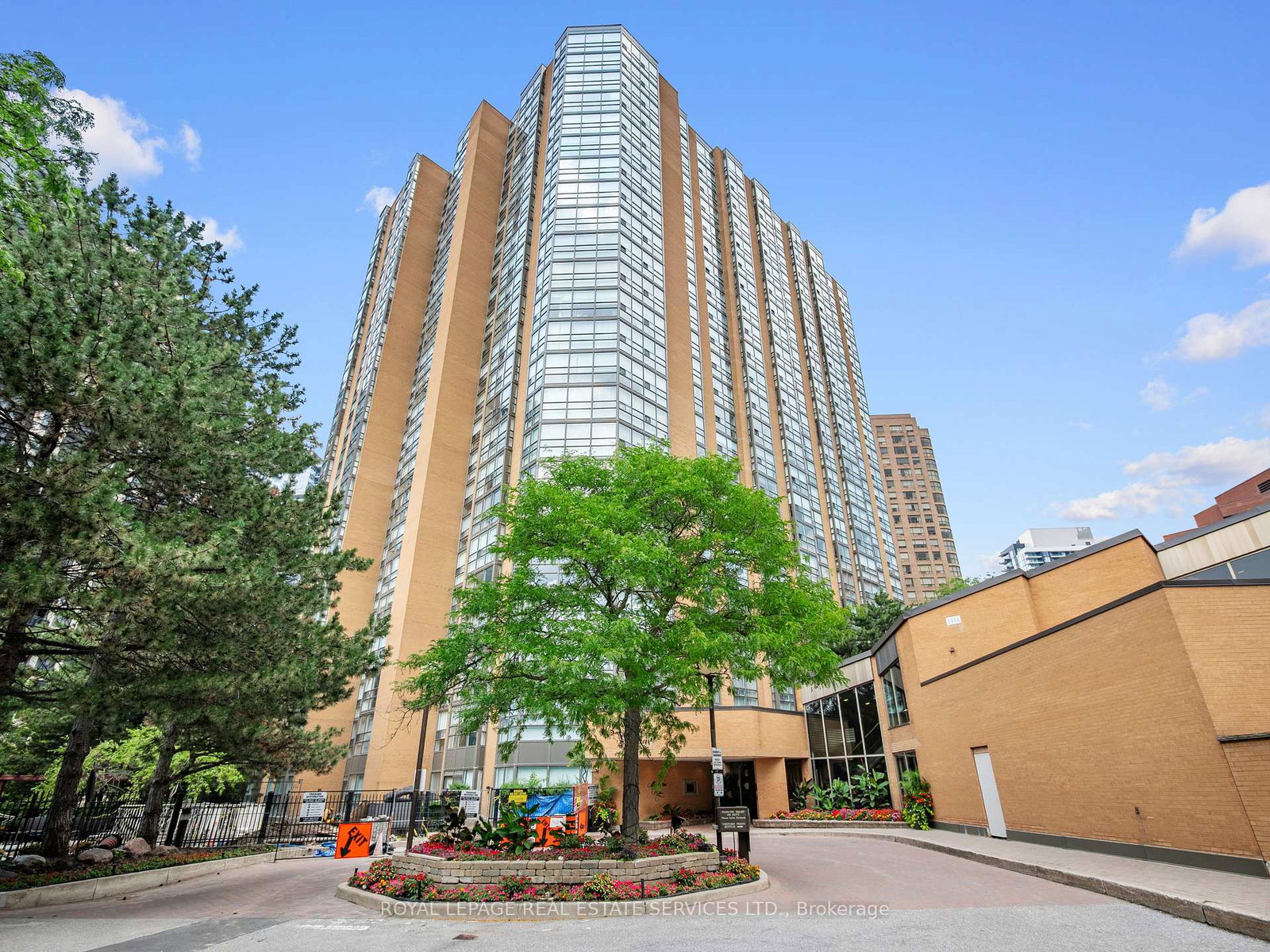 131-beecroft-road-toronto-toronto-ontario-c13670566