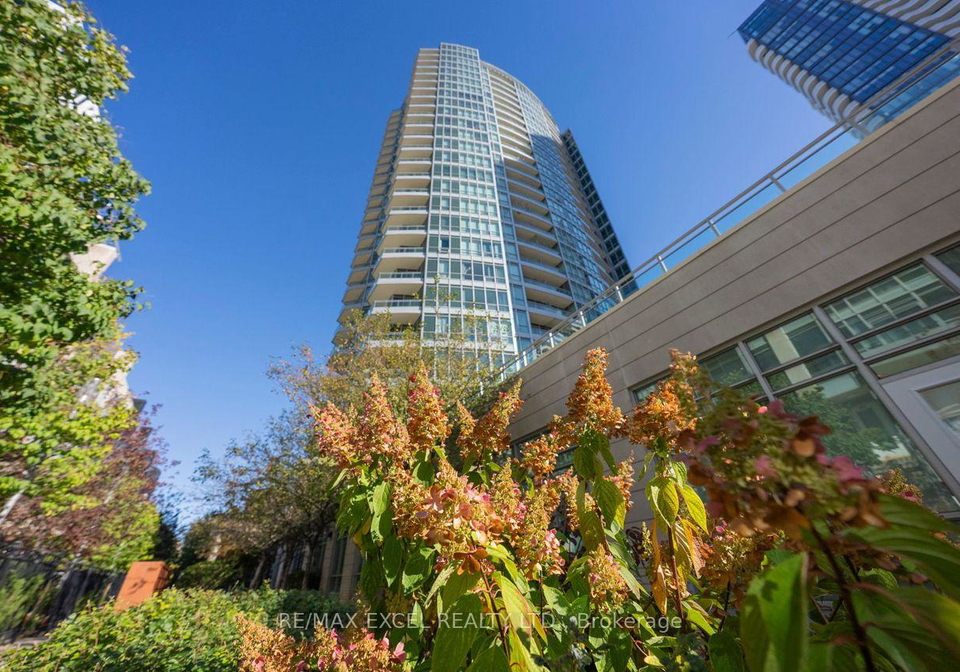 18-holmes-avenue-toronto-north-york-ontario-c13670580