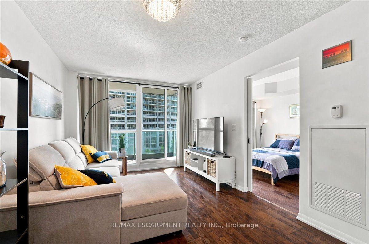 209-fort-york-boulevard-toronto-toronto-ontario-c13671156