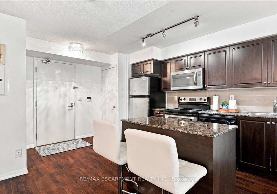 209-fort-york-boulevard-toronto-toronto-ontario-c13671156