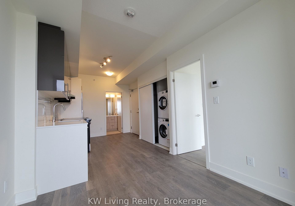 180-fairview-mall-drive-toronto-north-york-ontario-c13671278