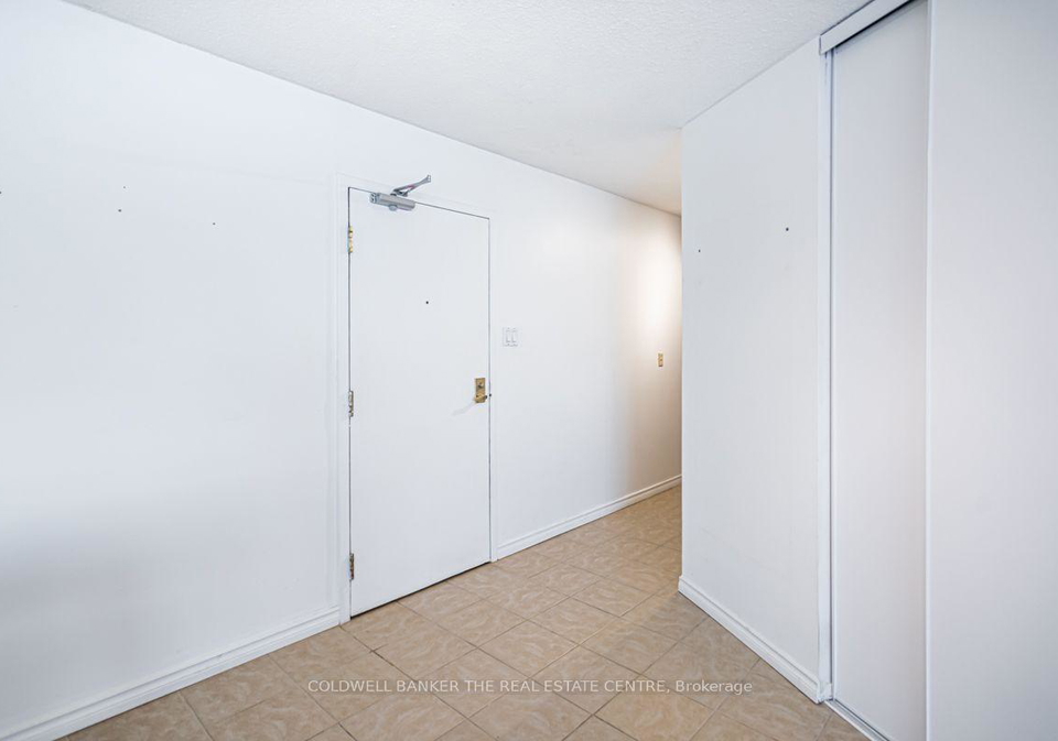 260-queens-quay-w-toronto-toronto-ontario-c13671420