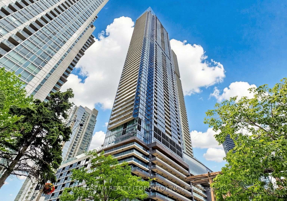 3-concord-cityplace-way-toronto-toronto-ontario-c13672332