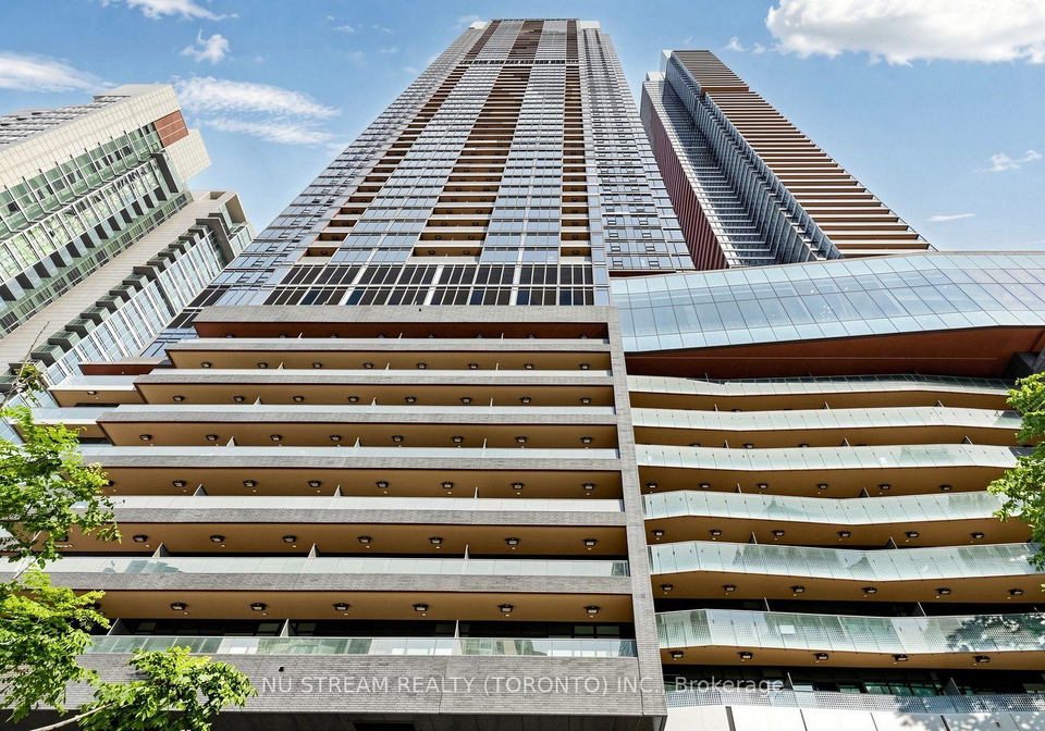 3-concord-cityplace-way-toronto-toronto-ontario-c13672332
