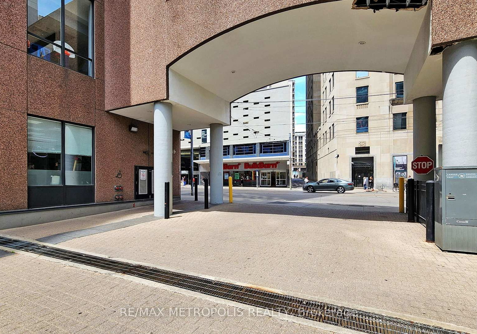 7-carlton-street-toronto-toronto-ontario-c13672338