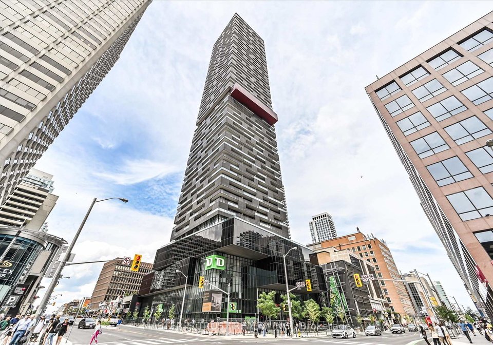 8-eglinton-avenue-e-toronto-toronto-ontario-c13672528