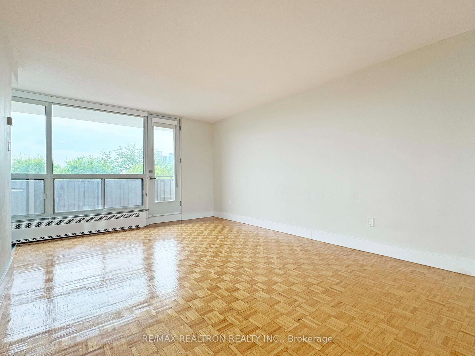 666-spadina-avenue-toronto-toronto-ontario-c13672576