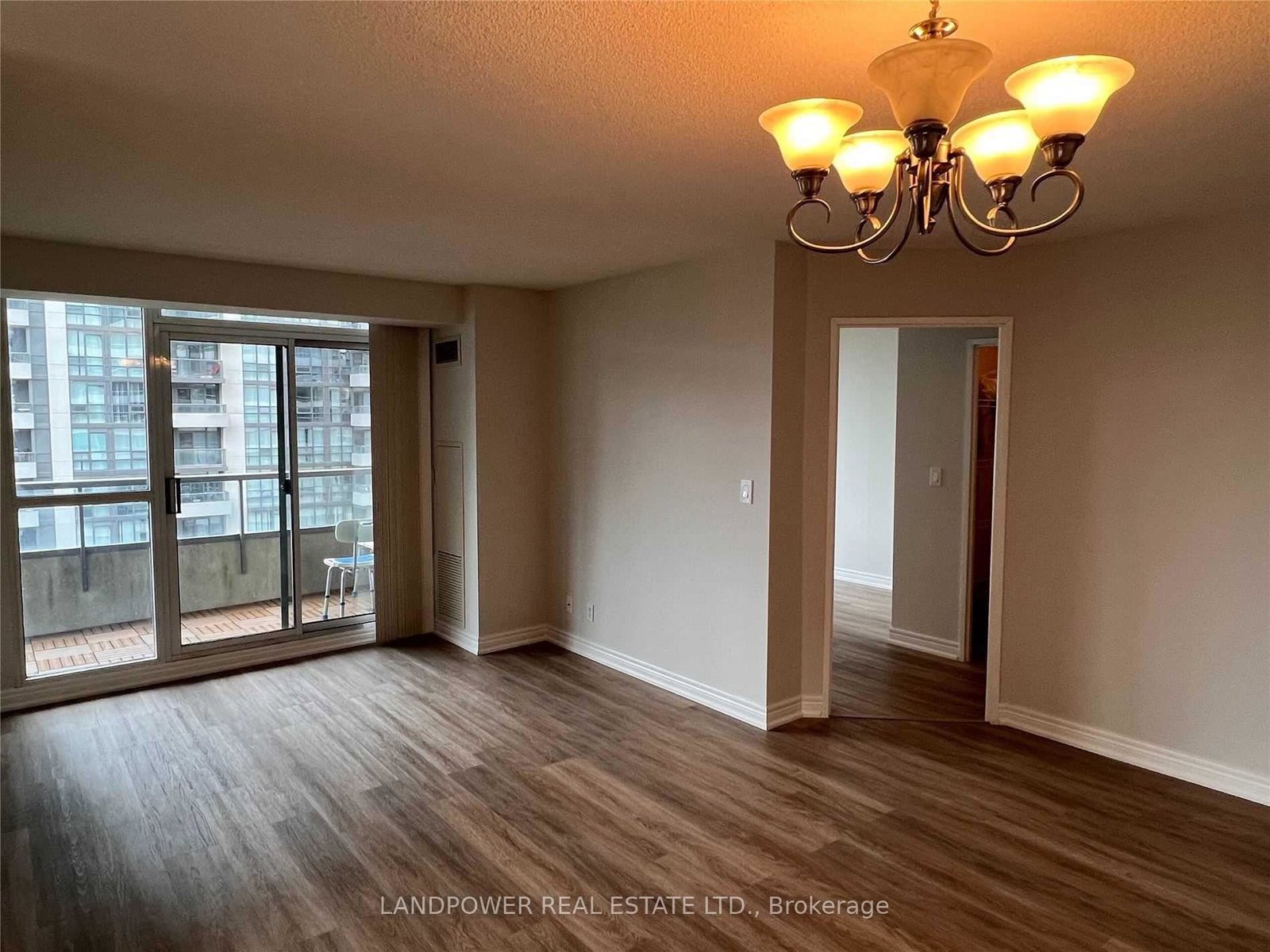 23-hollywood-avenue-toronto-north-york-ontario-c13672910