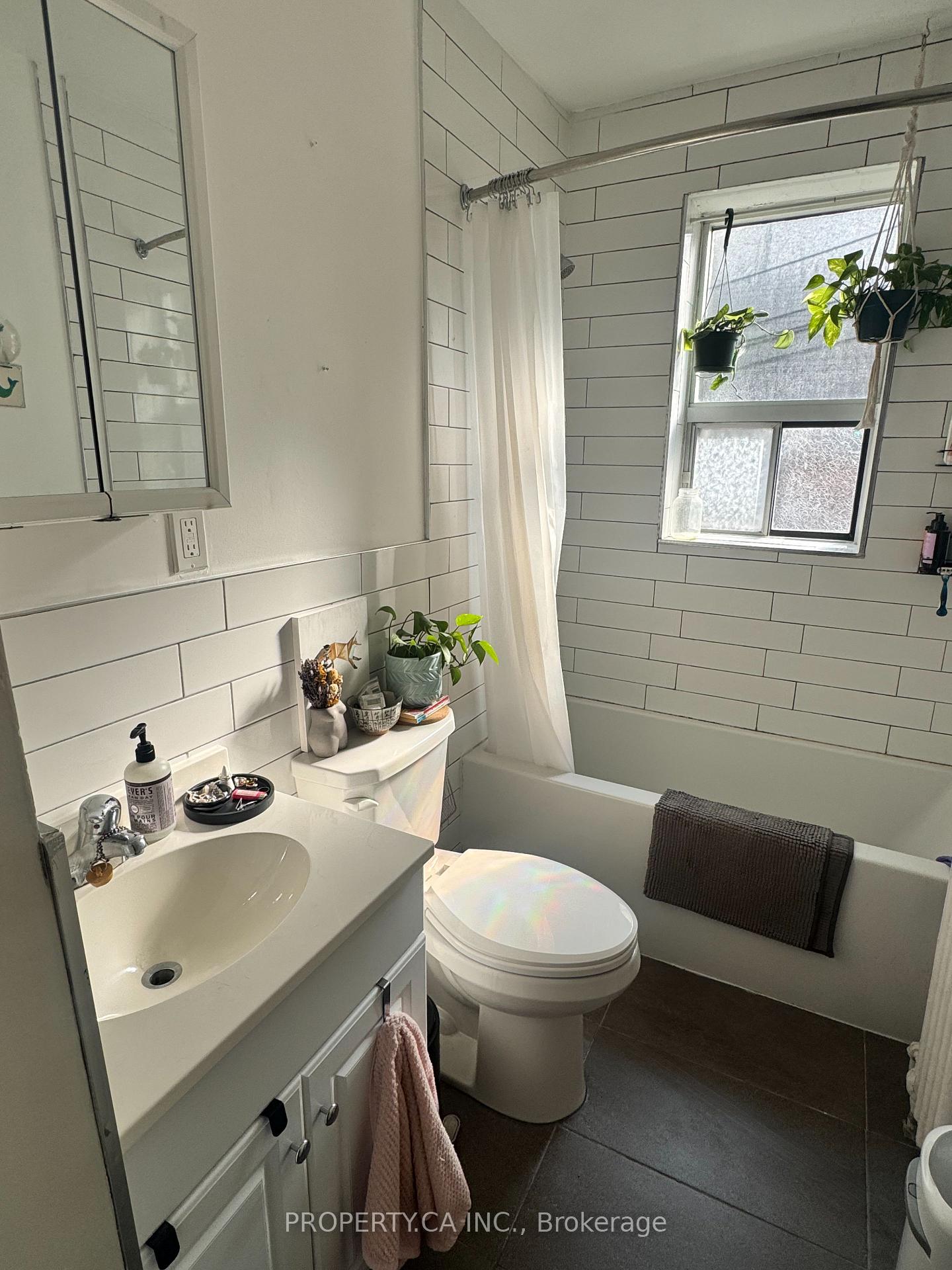 781-st-clair-avenue-w-toronto-toronto-ontario-c13672974