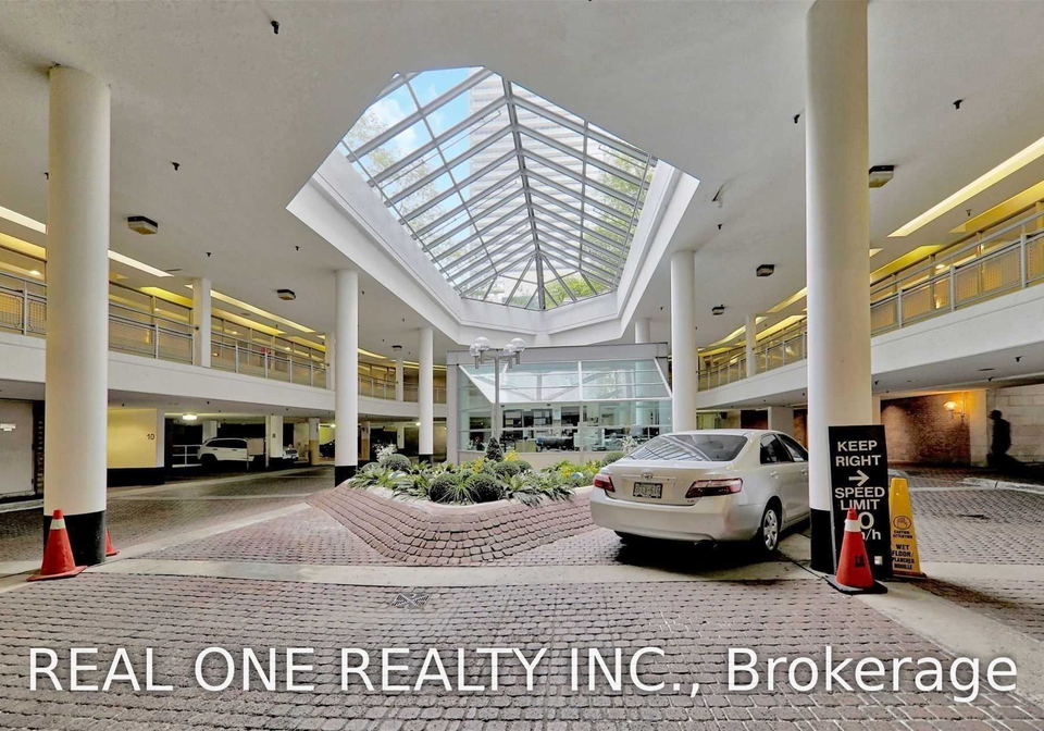 711-bay-street-toronto-toronto-ontario-c13673078